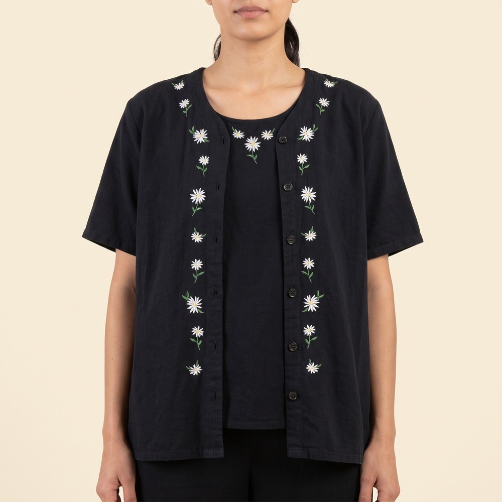 BonWorth Twin Set Women L 2 Piece Daisy Embroidered Black EUC